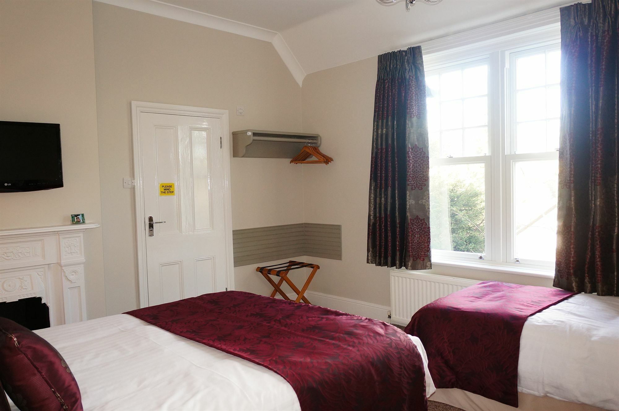 The Lawn Guest House Gatwick Horley Eksteriør billede